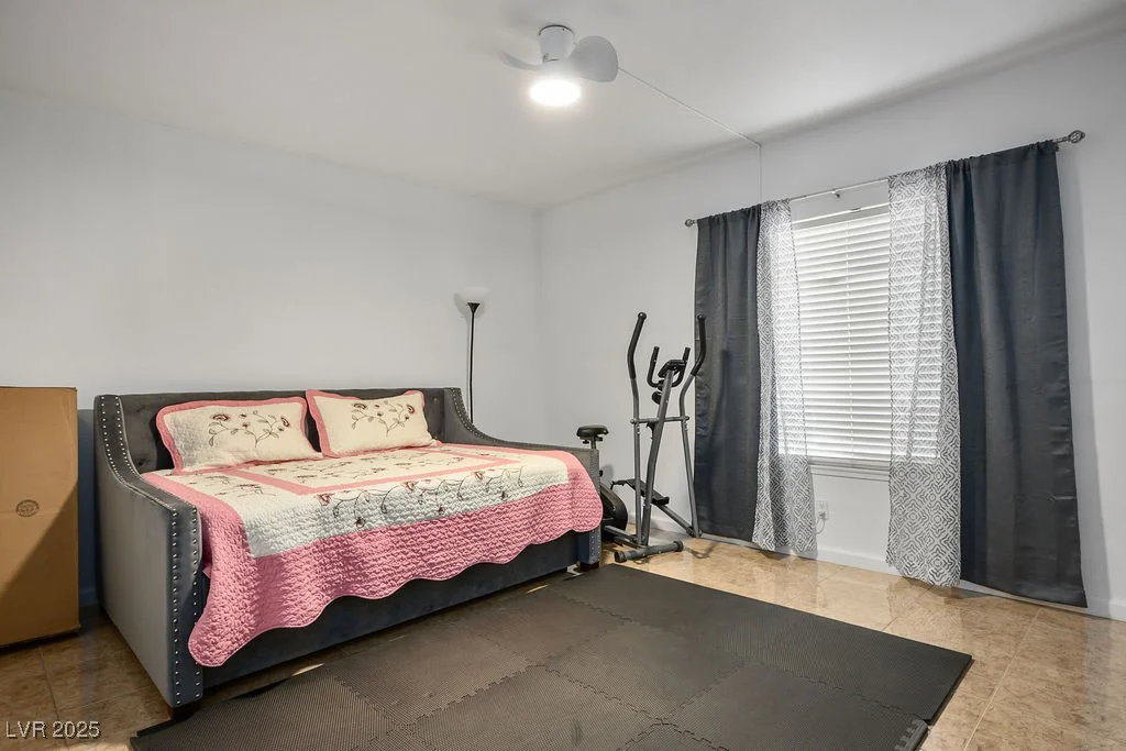 138 Palma Del Rio, Las Vegas, NV 89110