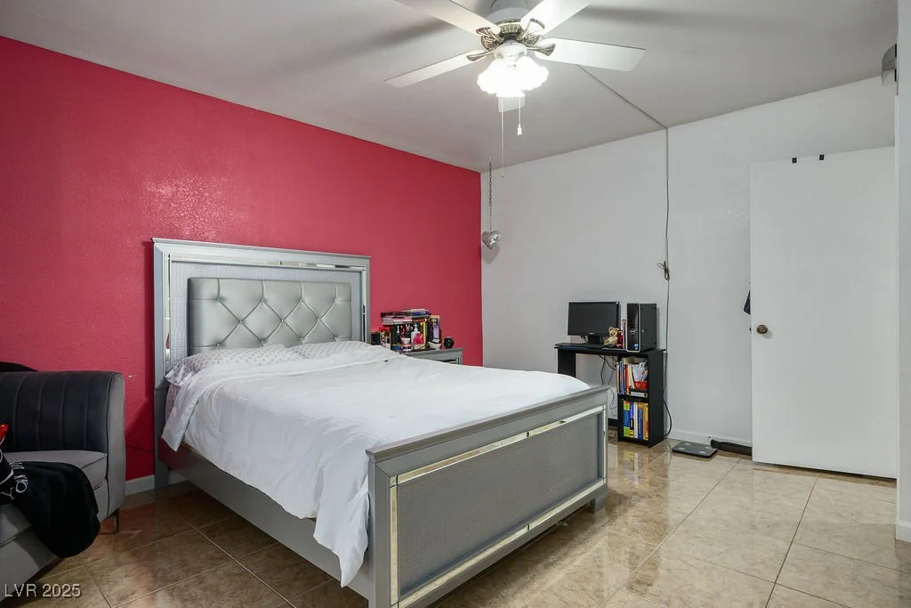 138 Palma Del Rio, Las Vegas, NV 89110