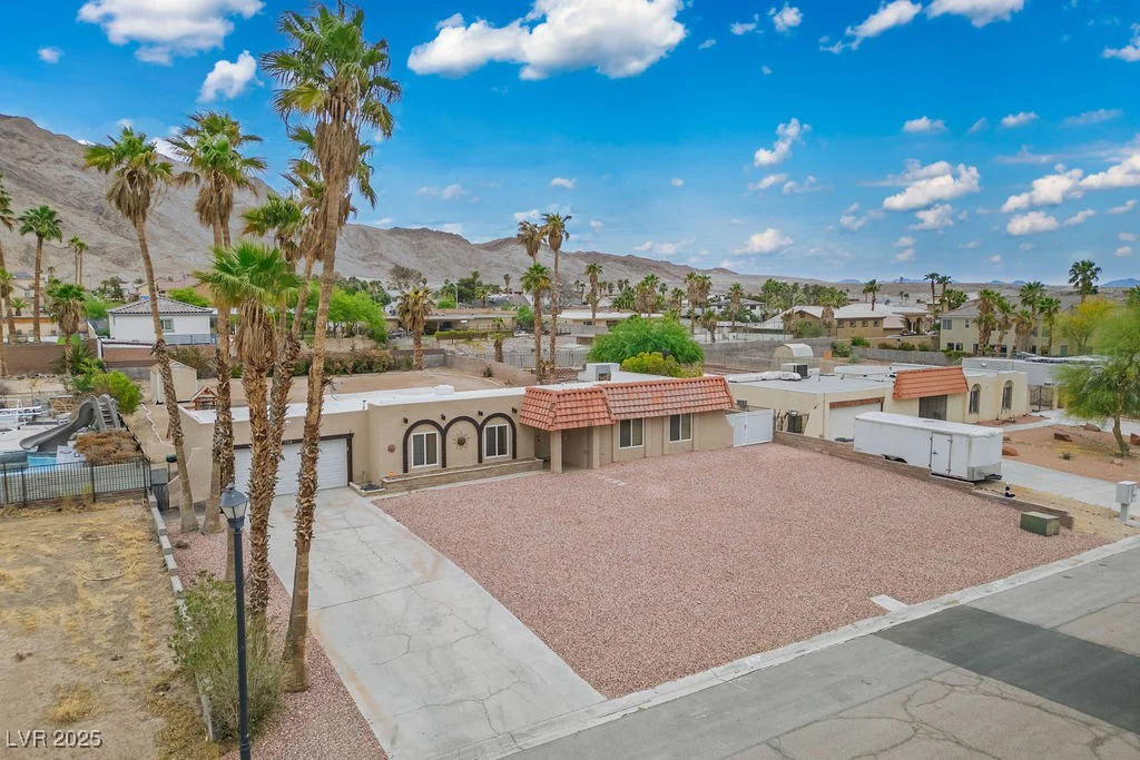 138 Palma Del Rio, Las Vegas, NV 89110