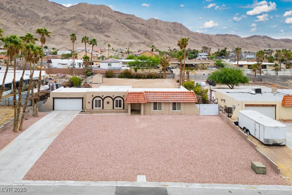 138 Palma Del Rio, Las Vegas, NV 89110