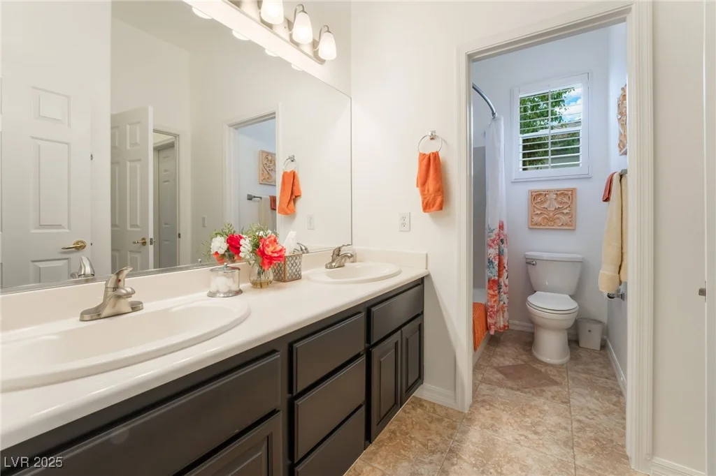 10579 Garden Rose, Las Vegas, NV 89135