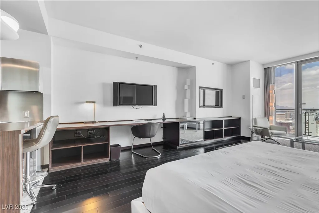 4381 FLAMINGO, Las Vegas, NV 89103