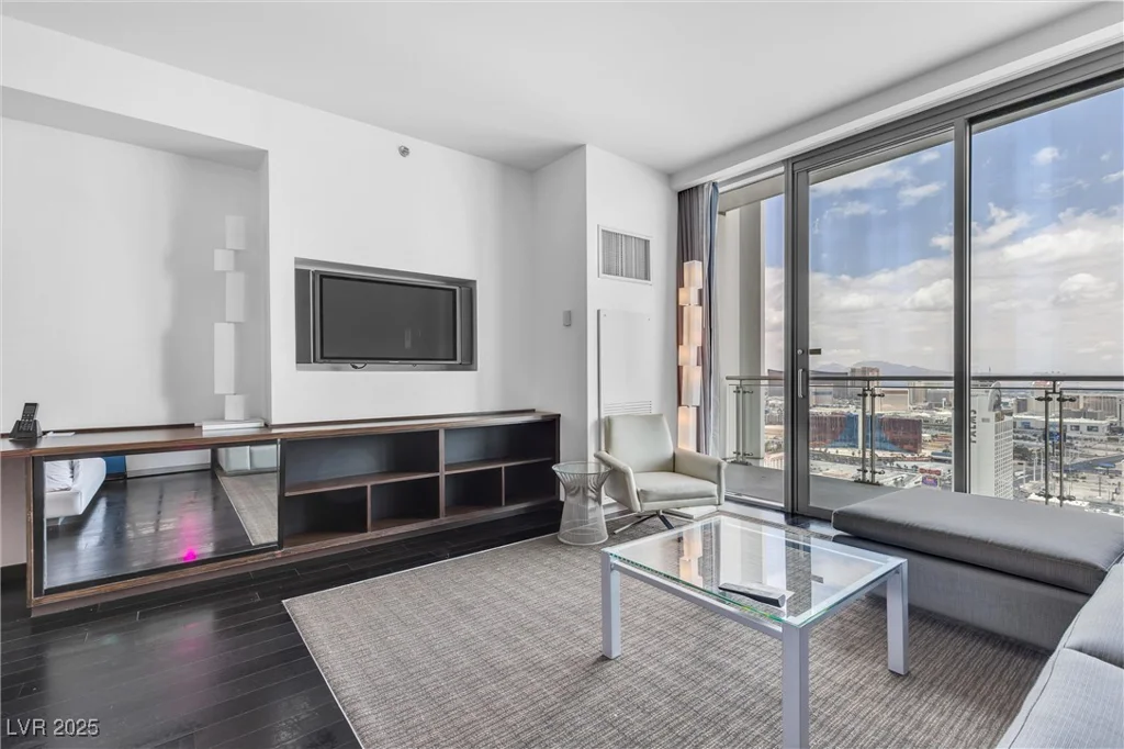 4381 FLAMINGO, Las Vegas, NV 89103