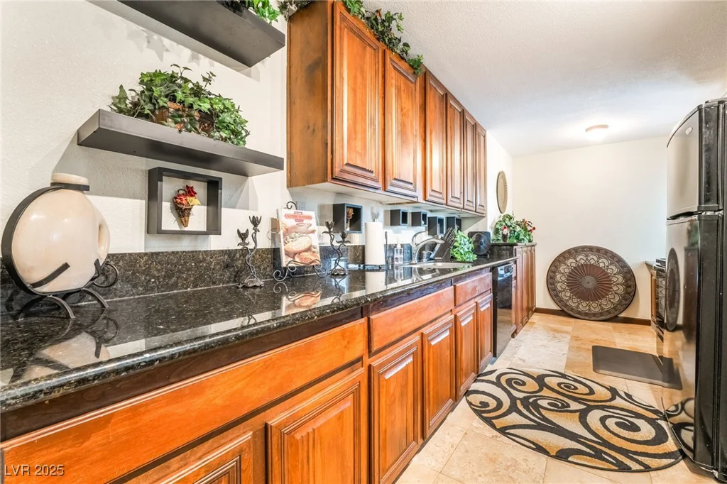 750 Royal Crest, Las Vegas, NV 89169