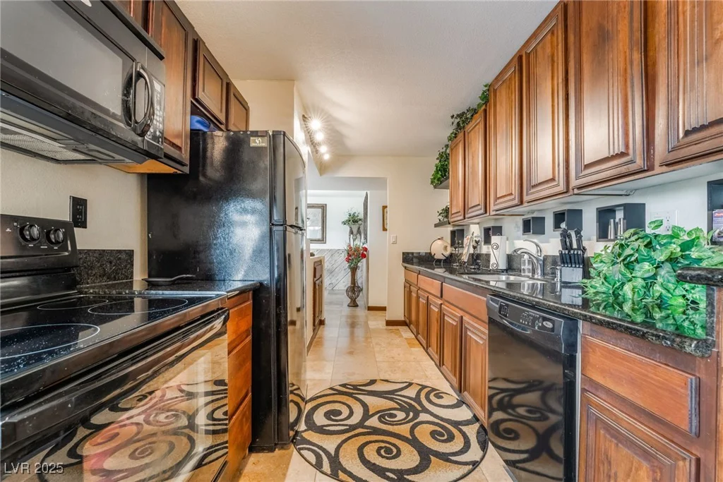 750 Royal Crest, Las Vegas, NV 89169