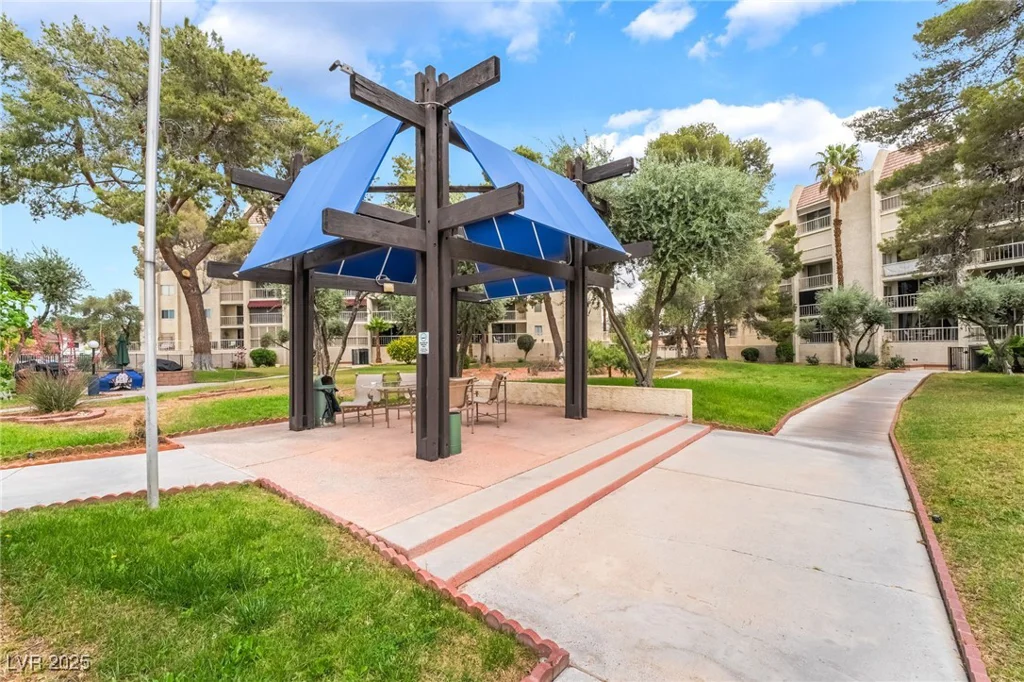 750 Royal Crest, Las Vegas, NV 89169