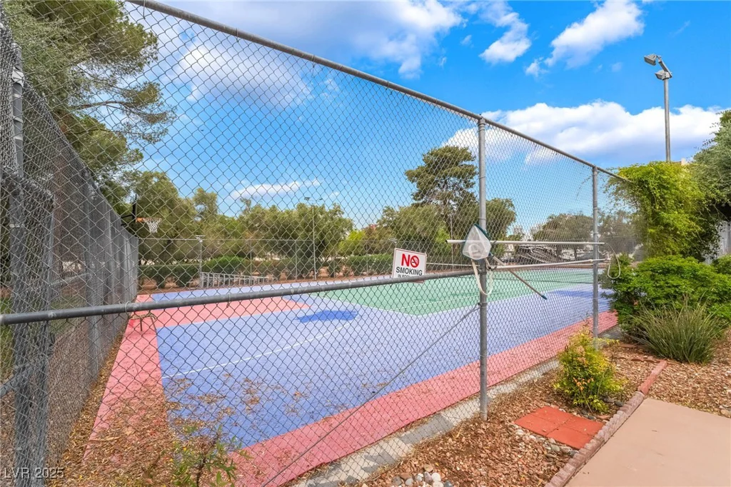 750 Royal Crest, Las Vegas, NV 89169