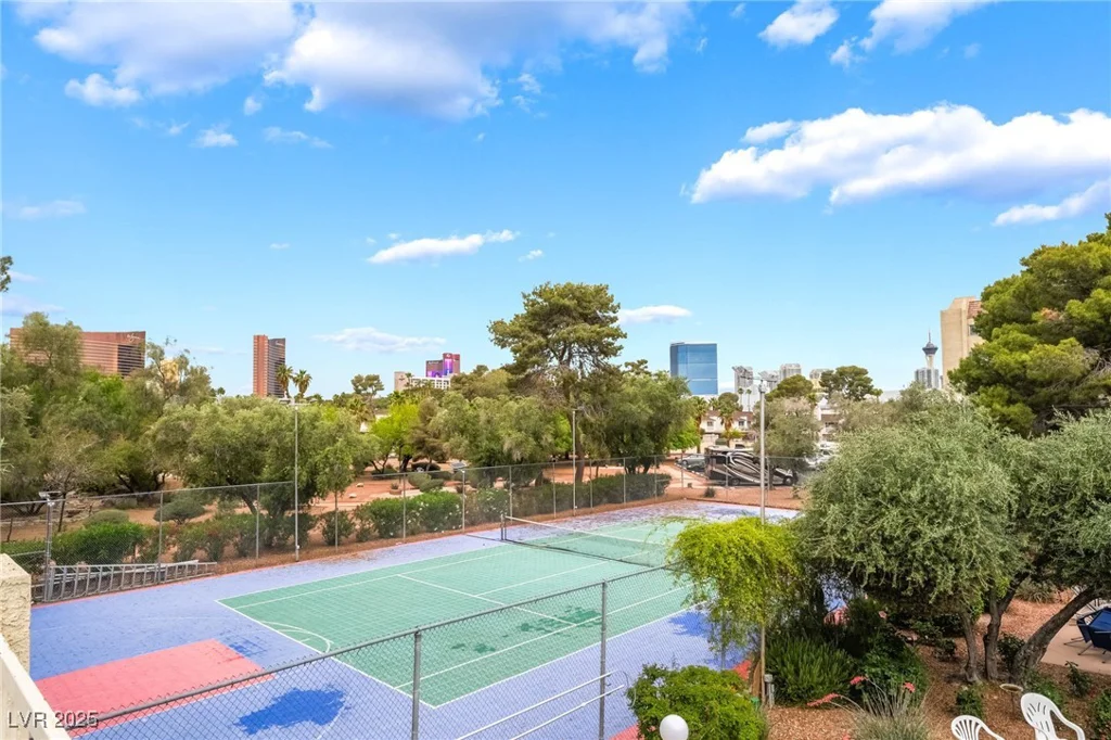 750 Royal Crest, Las Vegas, NV 89169