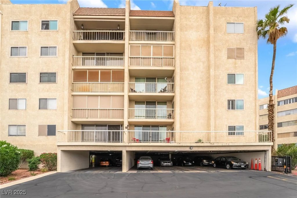 750 Royal Crest, Las Vegas, NV 89169