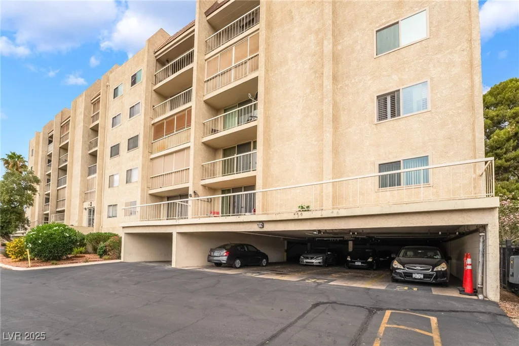 750 Royal Crest, Las Vegas, NV 89169
