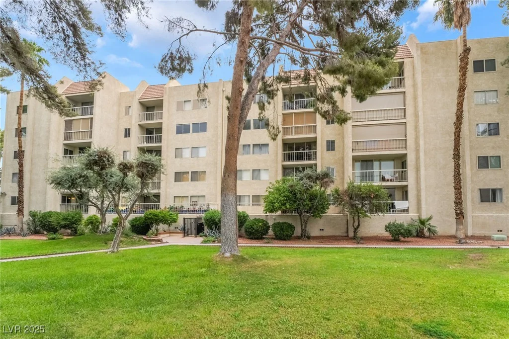 750 Royal Crest, Las Vegas, NV 89169