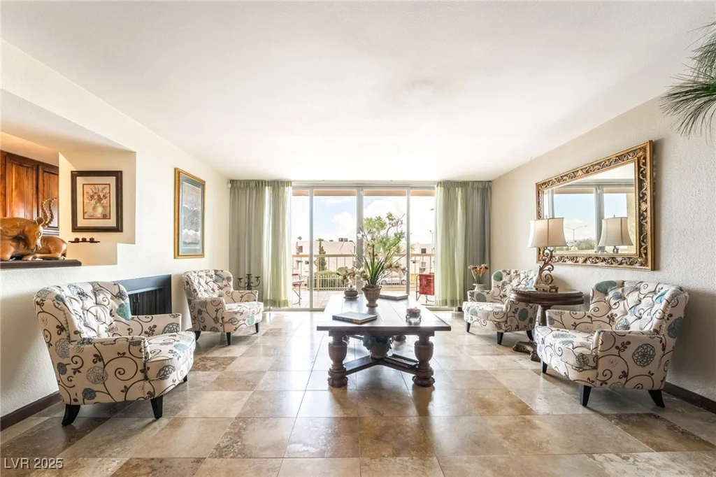 750 Royal Crest, Las Vegas, NV 89169