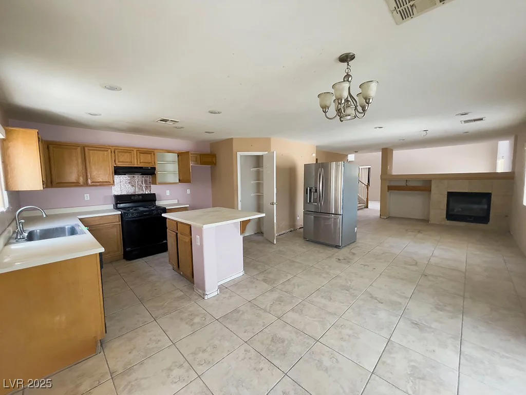 6726 Montezuma Castle, North Las Vegas, NV 89084