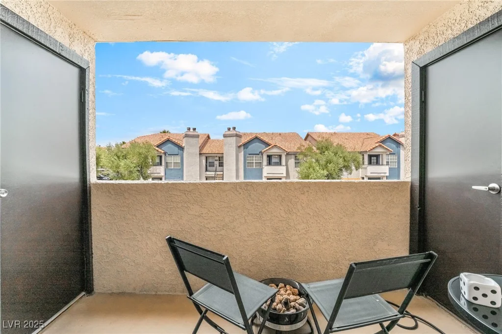 2451 Rainbow, Las Vegas, NV 89108