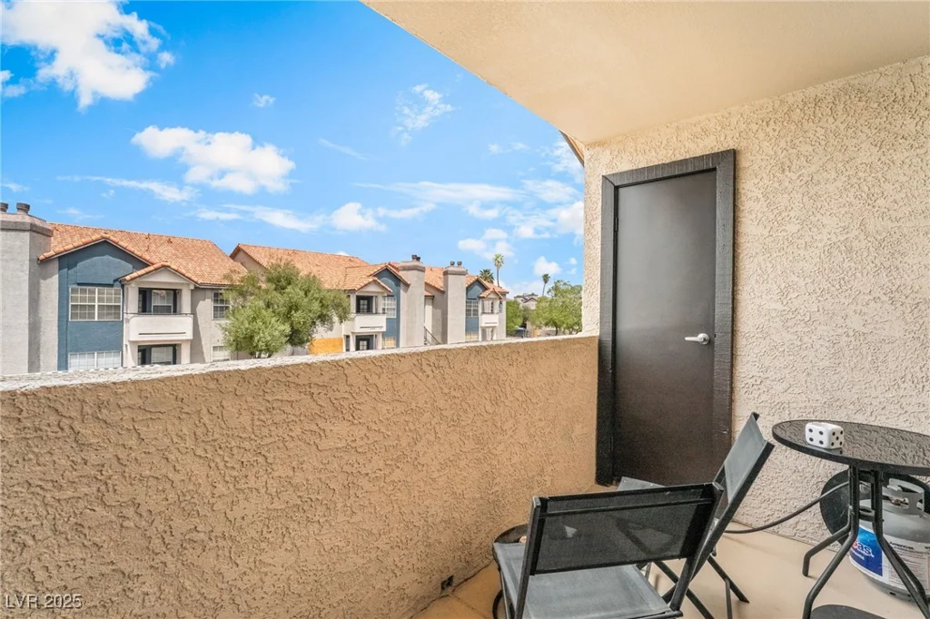 2451 Rainbow, Las Vegas, NV 89108
