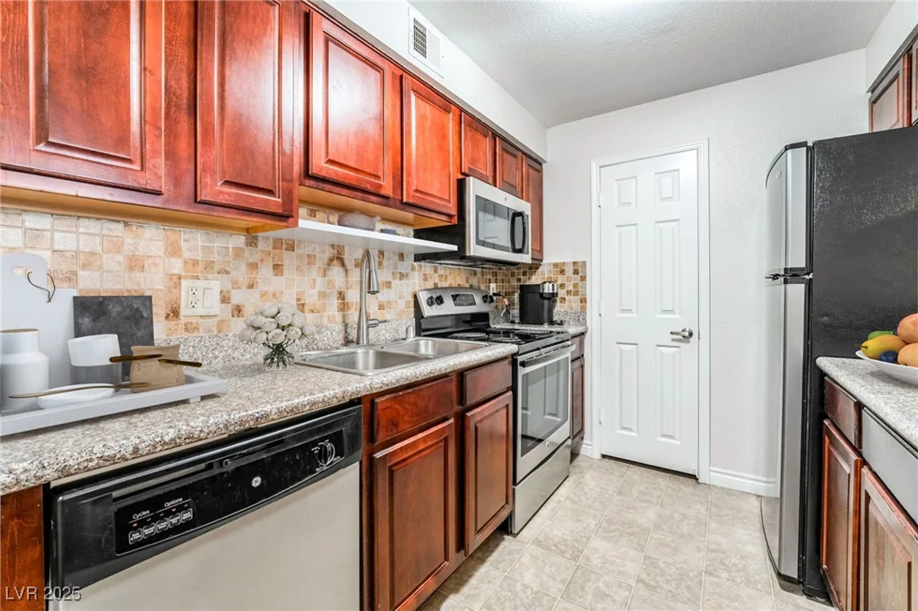 2451 Rainbow, Las Vegas, NV 89108
