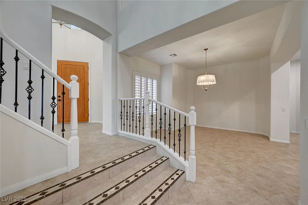 10530 Eagle Nest, Las Vegas, NV 89141