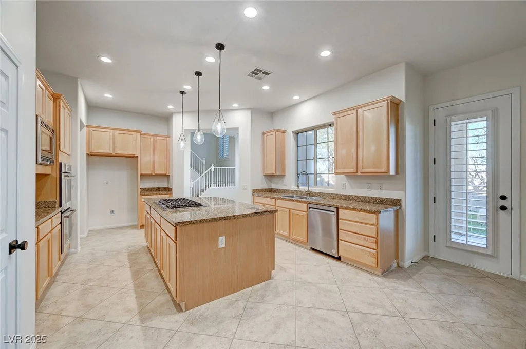 10530 Eagle Nest, Las Vegas, NV 89141
