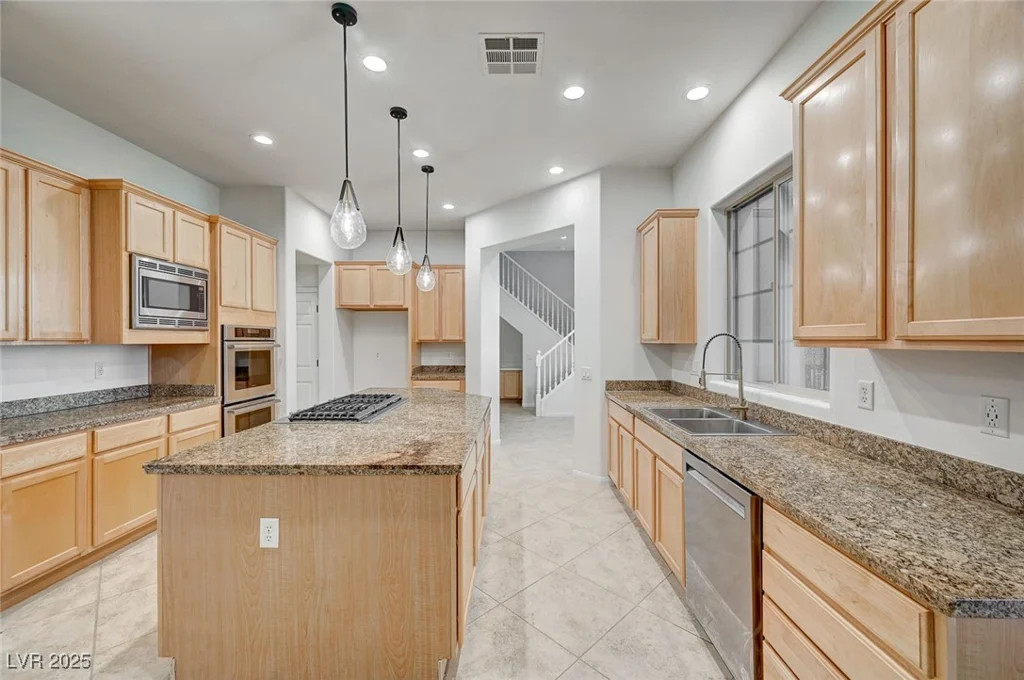 10530 Eagle Nest, Las Vegas, NV 89141