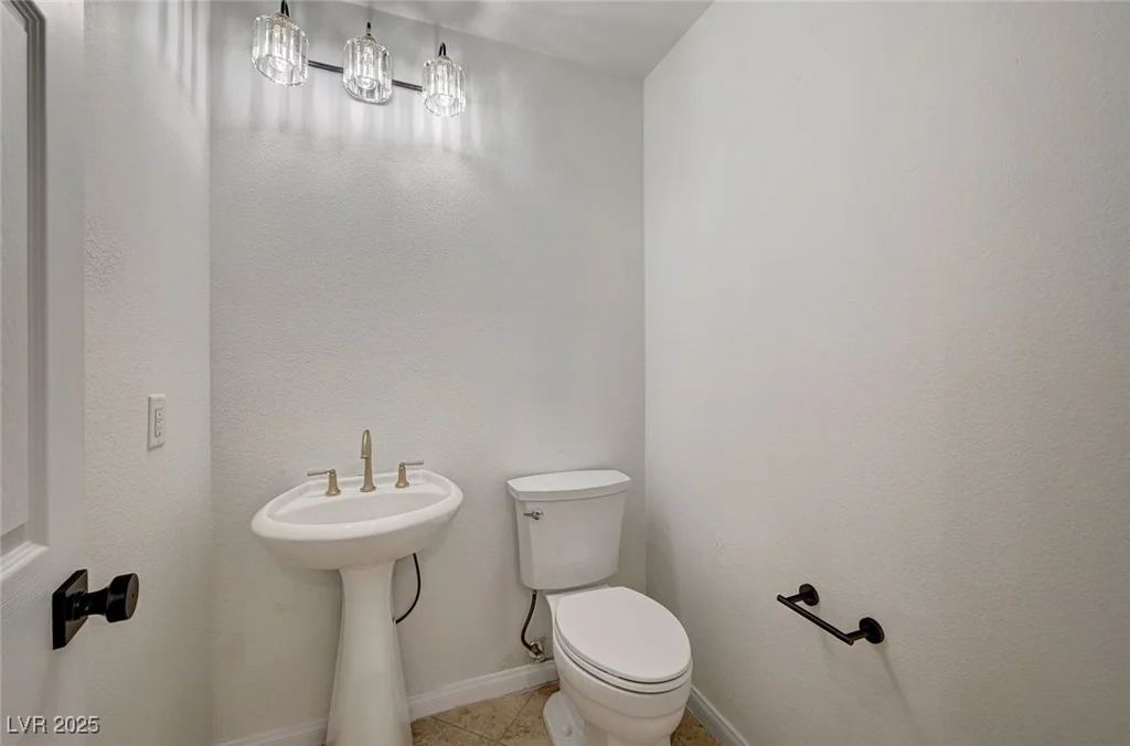 10530 Eagle Nest, Las Vegas, NV 89141
