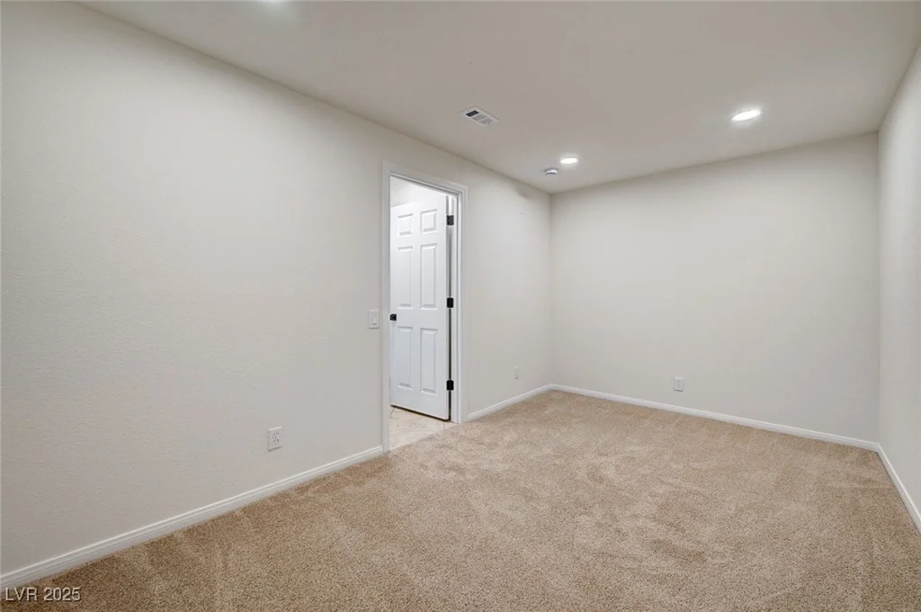 10530 Eagle Nest, Las Vegas, NV 89141