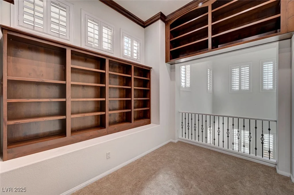 10530 Eagle Nest, Las Vegas, NV 89141
