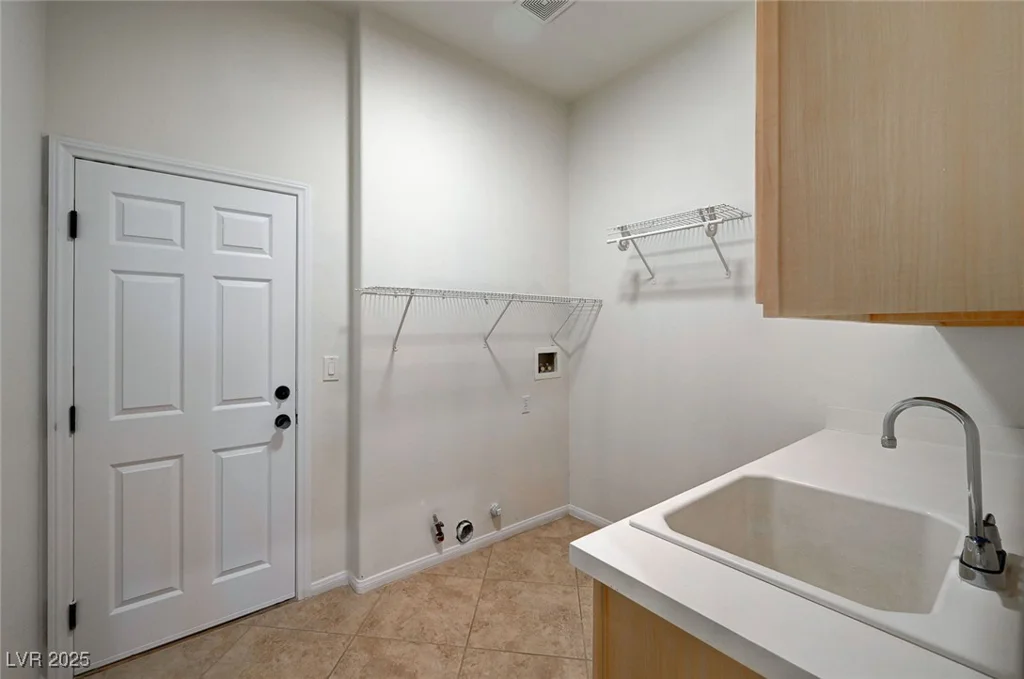10530 Eagle Nest, Las Vegas, NV 89141