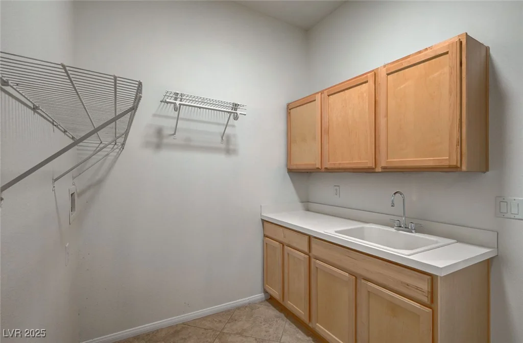 10530 Eagle Nest, Las Vegas, NV 89141