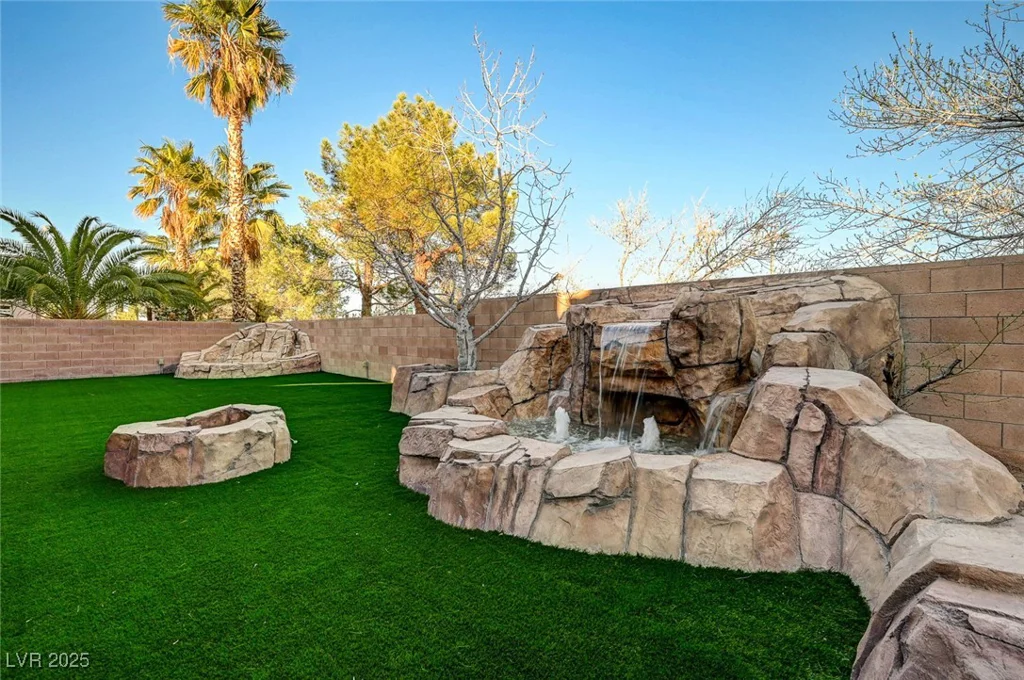 10530 Eagle Nest, Las Vegas, NV 89141