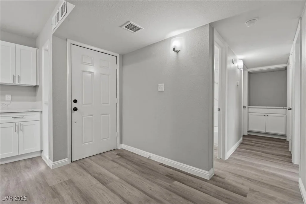 6437 Burgundy, Las Vegas, NV 89107