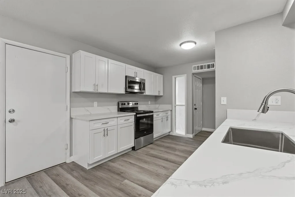 6437 Burgundy, Las Vegas, NV 89107
