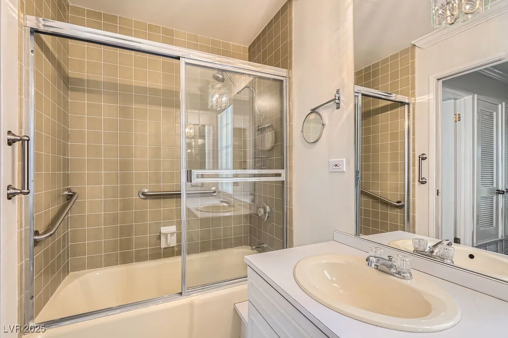 1034 Tam O Shanter, Las Vegas, NV 89109