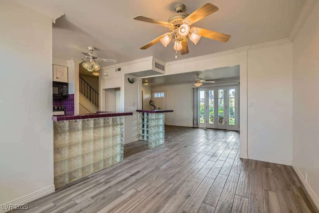 1034 Tam O Shanter, Las Vegas, NV 89109