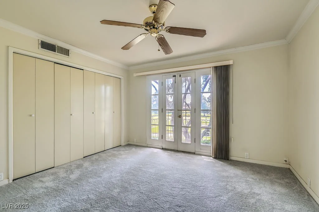 1034 Tam O Shanter, Las Vegas, NV 89109