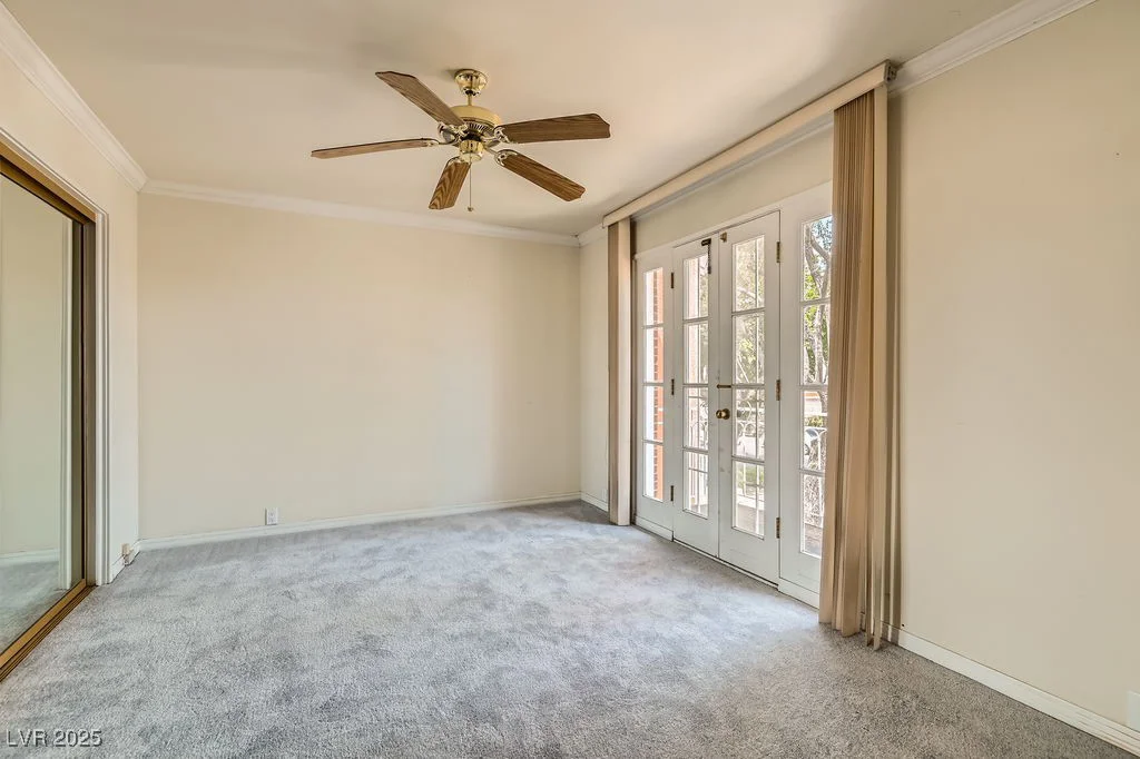 1034 Tam O Shanter, Las Vegas, NV 89109
