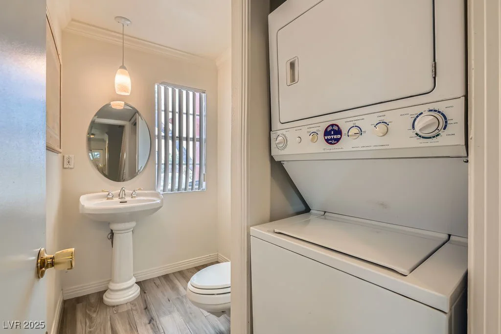 1034 Tam O Shanter, Las Vegas, NV 89109