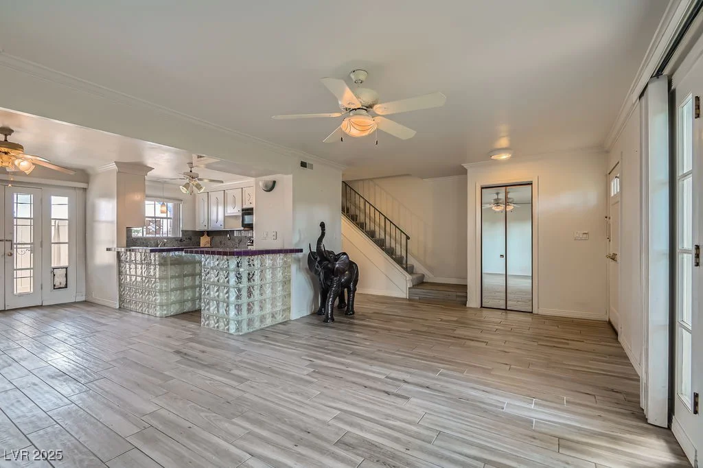 1034 Tam O Shanter, Las Vegas, NV 89109