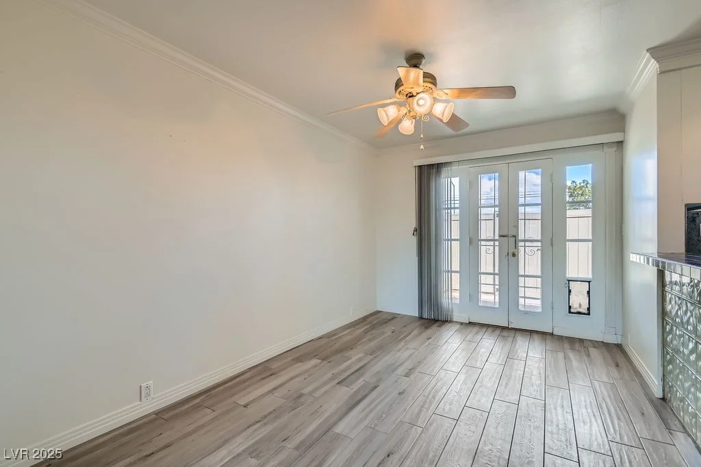 1034 Tam O Shanter, Las Vegas, NV 89109
