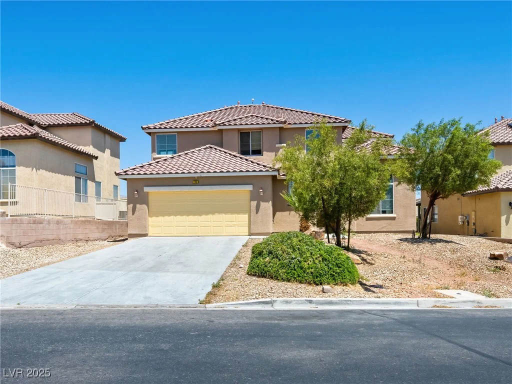 16 Goldleaf Falls, North Las Vegas, NV 89031