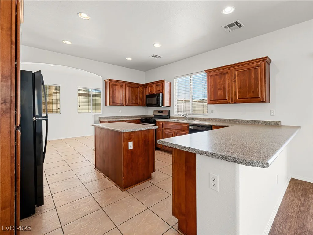 16 Goldleaf Falls, North Las Vegas, NV 89031