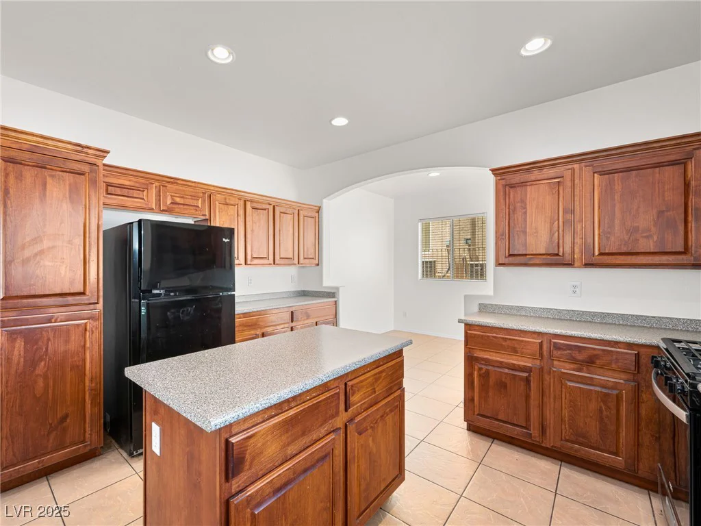 16 Goldleaf Falls, North Las Vegas, NV 89031
