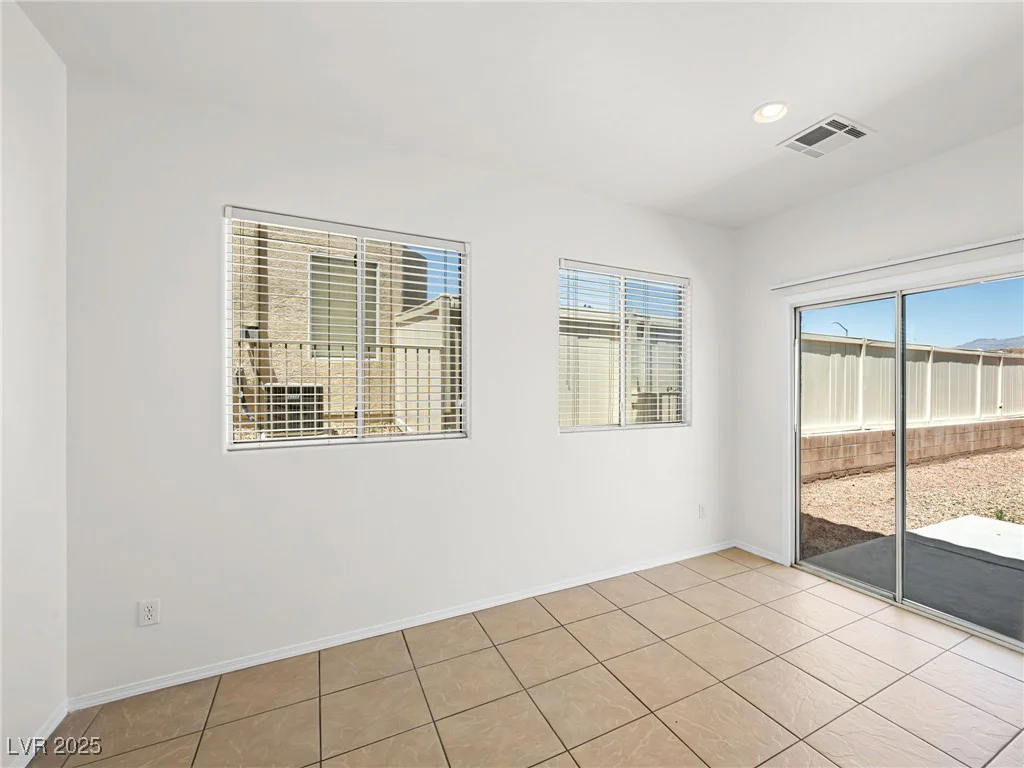 16 Goldleaf Falls, North Las Vegas, NV 89031