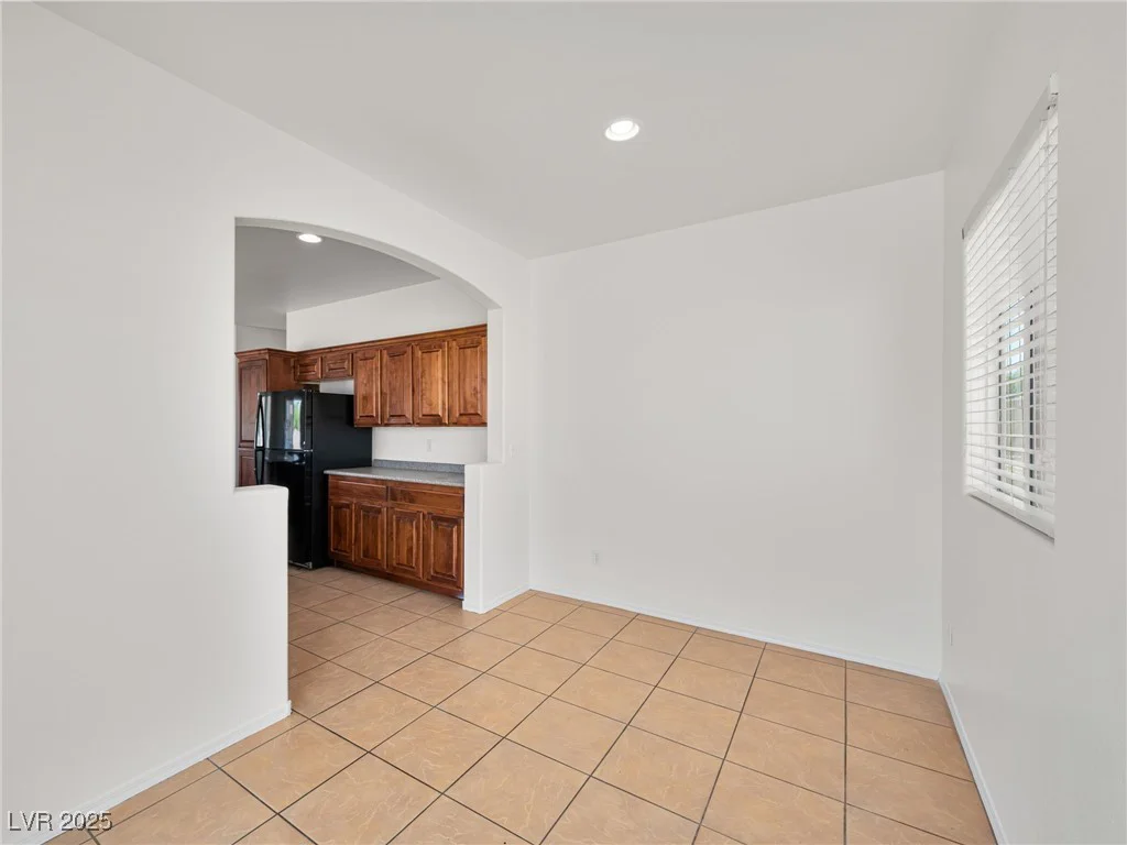 16 Goldleaf Falls, North Las Vegas, NV 89031