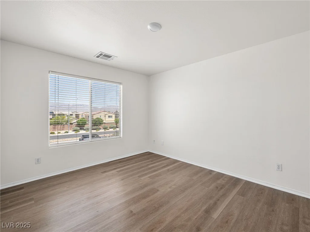 16 Goldleaf Falls, North Las Vegas, NV 89031