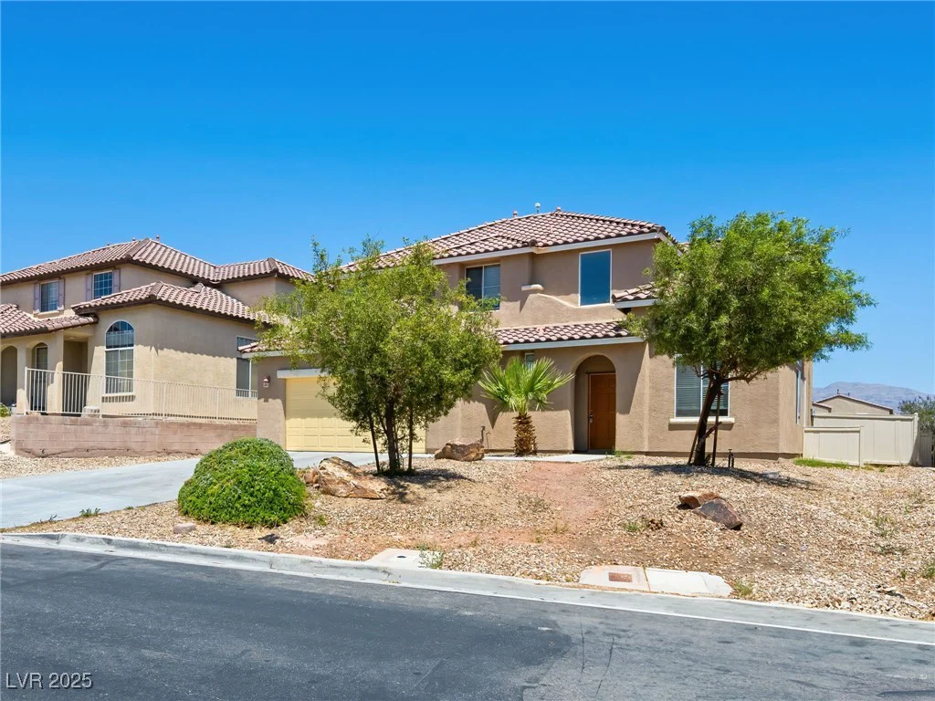 16 Goldleaf Falls, North Las Vegas, NV 89031