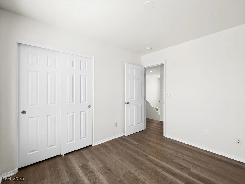16 Goldleaf Falls, North Las Vegas, NV 89031