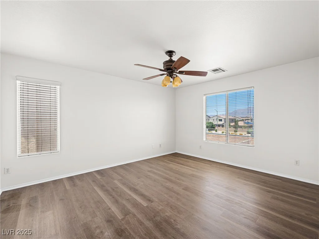 16 Goldleaf Falls, North Las Vegas, NV 89031