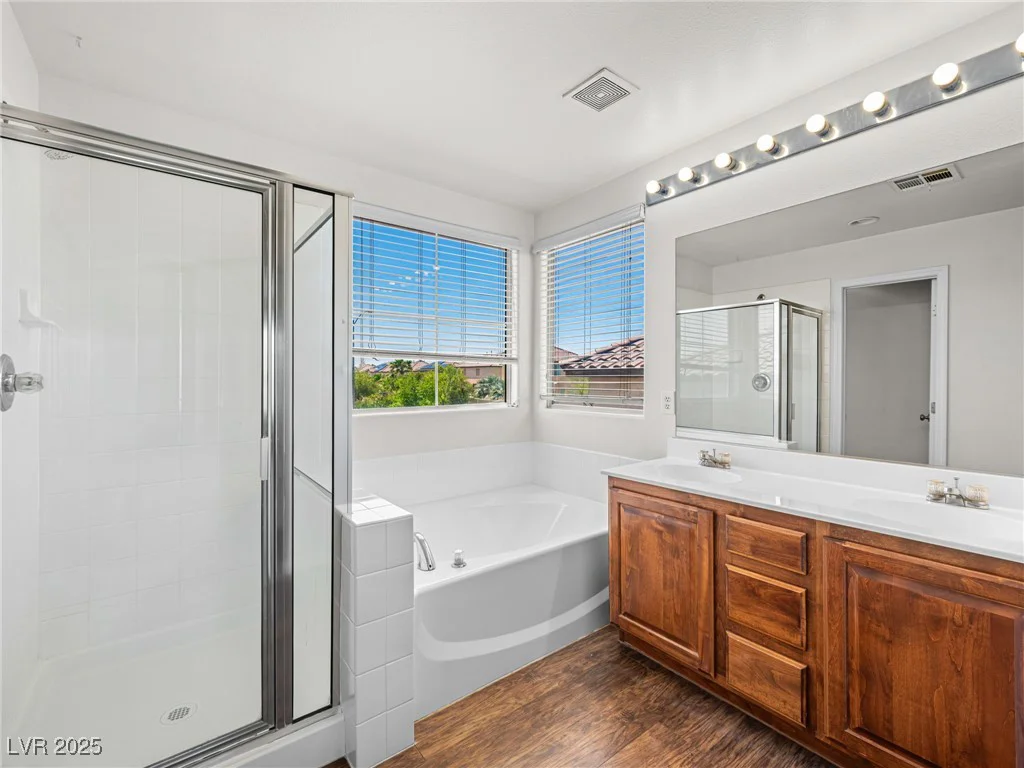 16 Goldleaf Falls, North Las Vegas, NV 89031