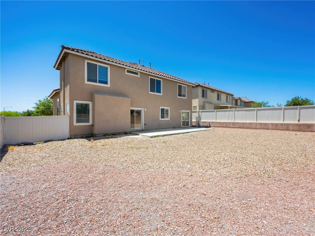 16 Goldleaf Falls, North Las Vegas, NV 89031