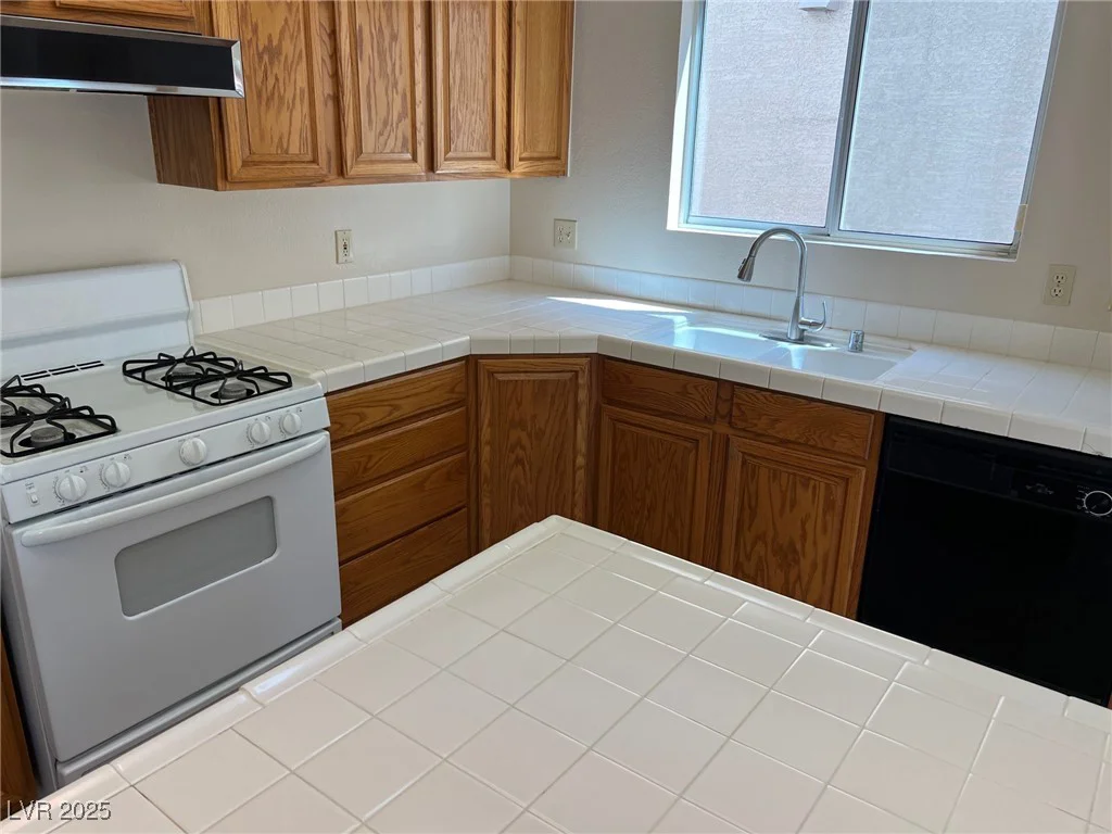 1249 Lucia, Las Vegas, NV 89128
